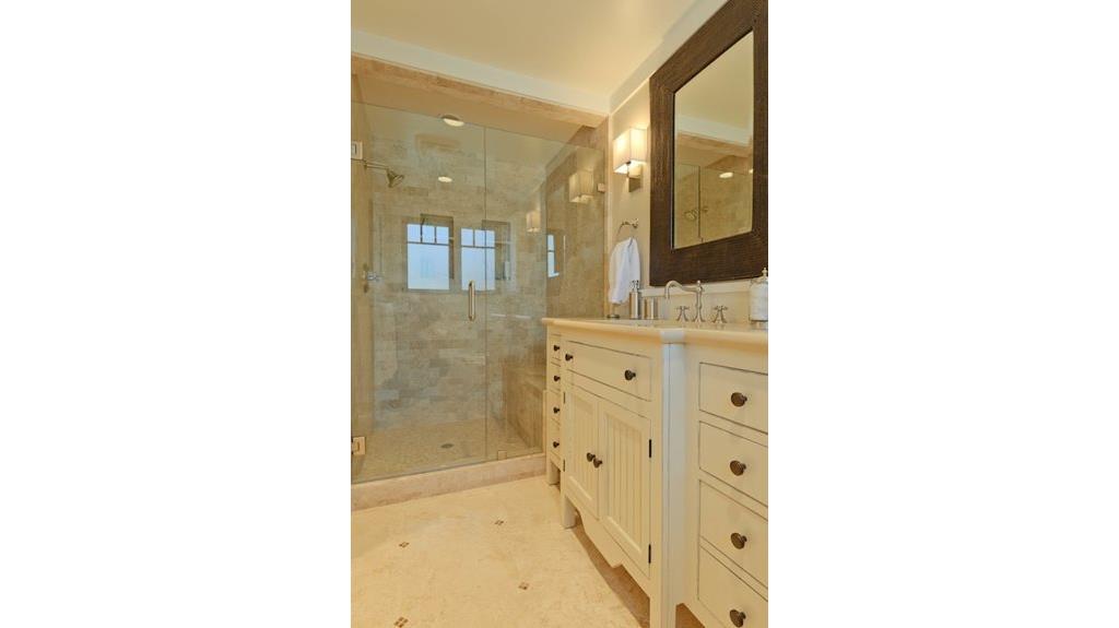 travertine subway tile design