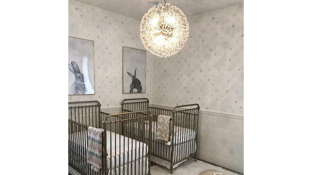 intricate expansive detailed elements