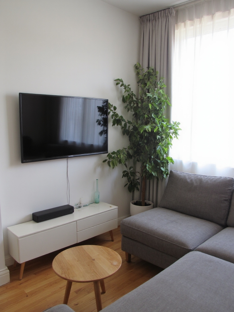 avantages de l'installation d'une télé en coin