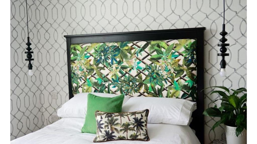 conception de tête de lit rembourré et encadré