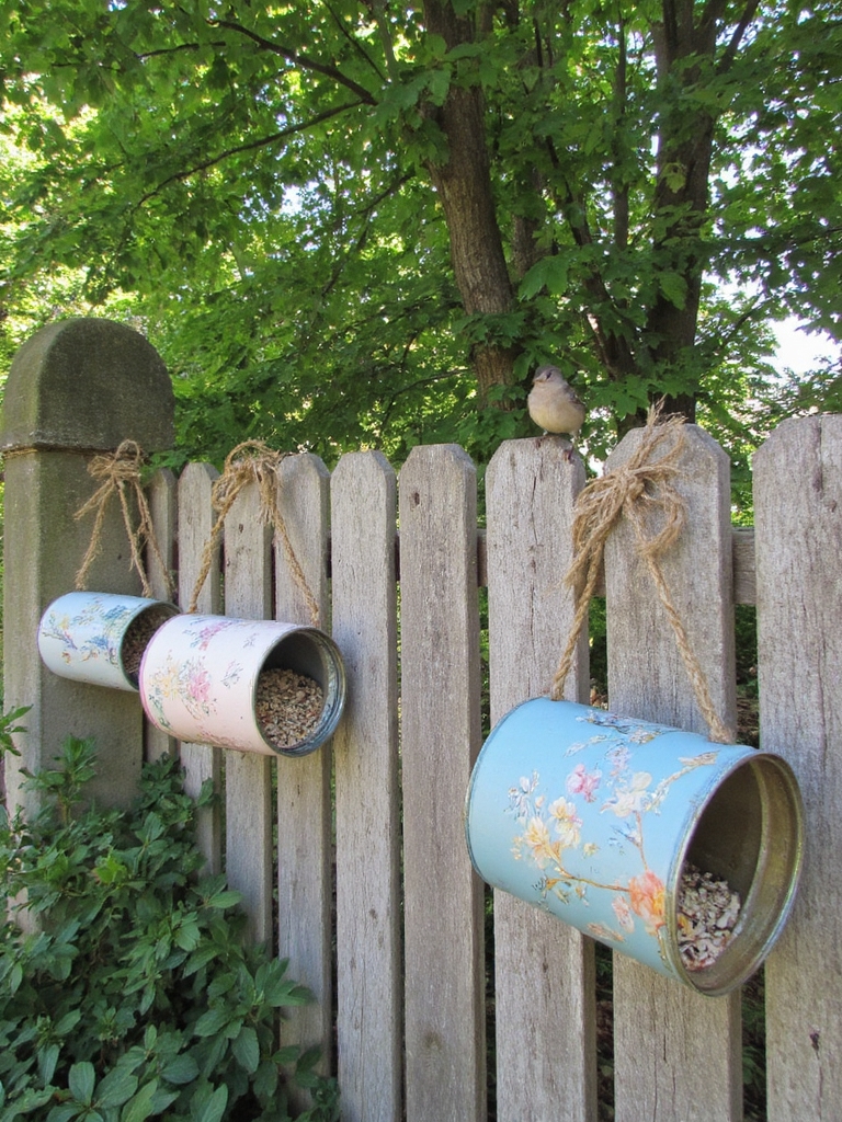 mangeoires pour oiseaux à partir de boîtes de conserve