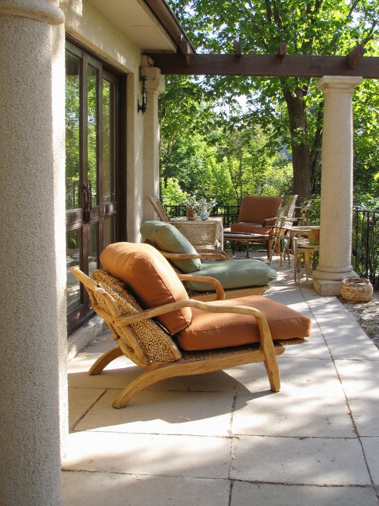 fauteuils élégants en tissu naturel