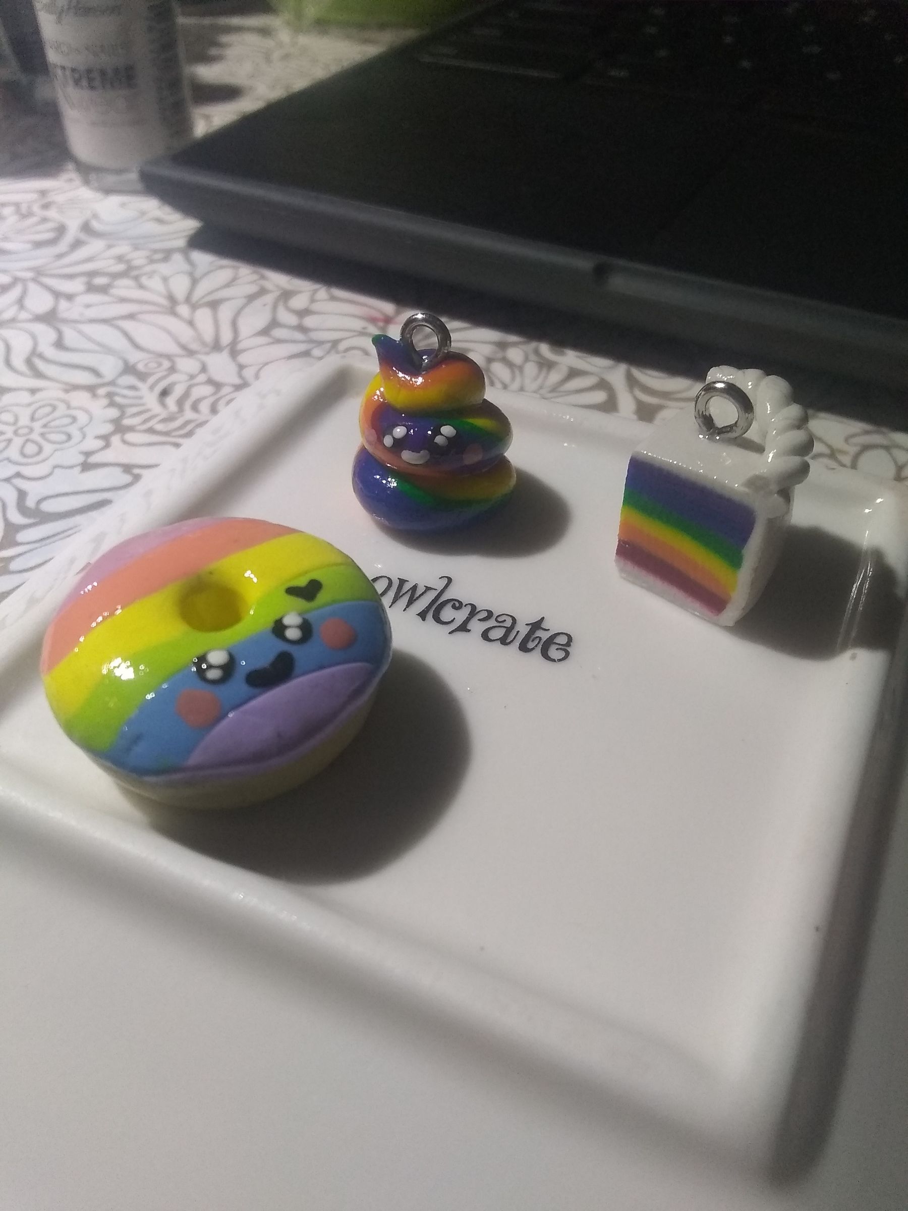 Breloques arc-en-ciel kawaii en argile DIY