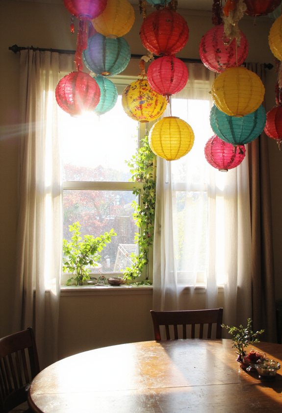 décoration de lampions en papier colorés