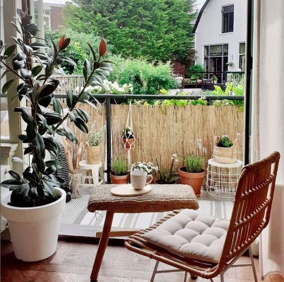 Installer une cloture en bambou pour l'intimite et le style